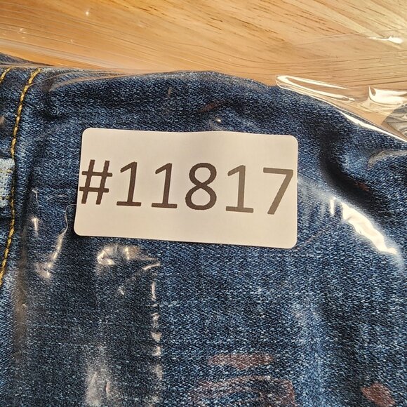 Levis Shorts Womens 24 Medium Wash Stretch High Rise Classic Bermuda *GUC* - Picture 14 of 14